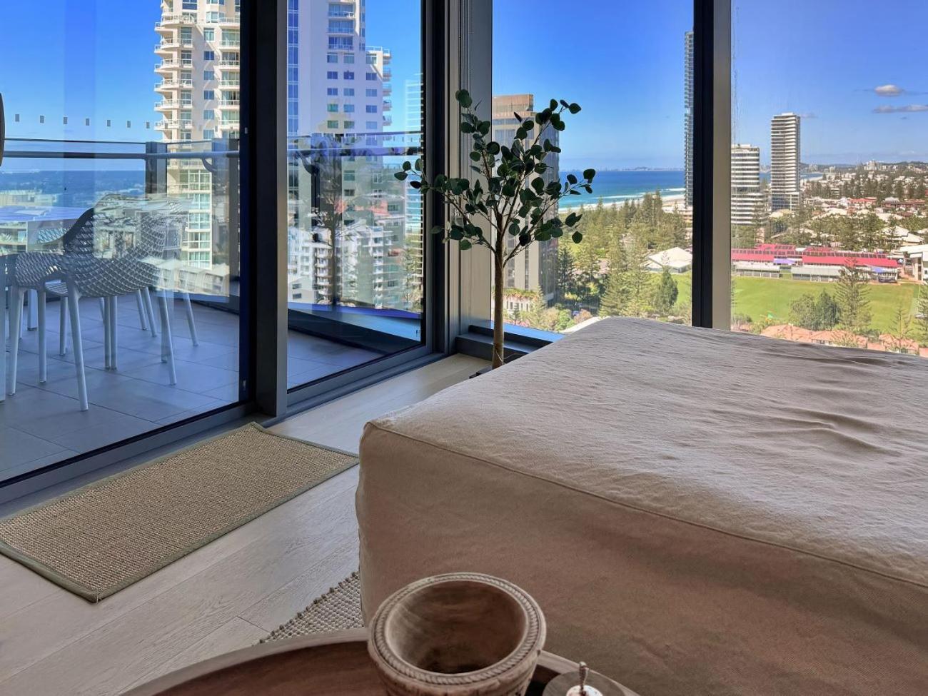 Luxury 2br 16th Flr Ocean Views * Gold Coast